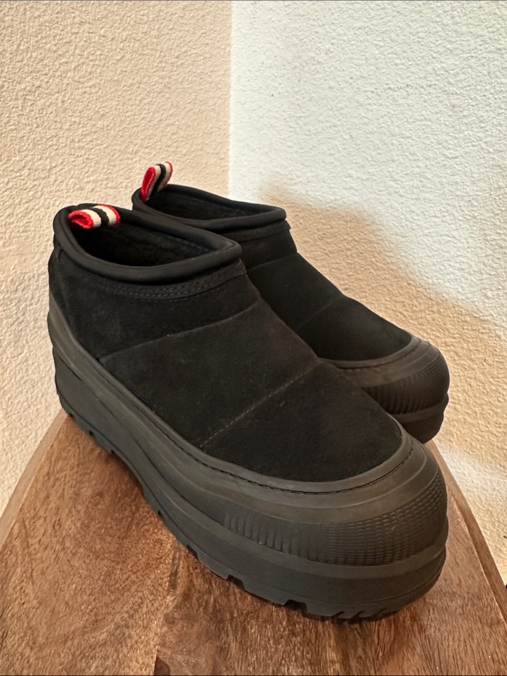 HUNTER Askern Waterproof Suede Platform Bootie In Black Size 9